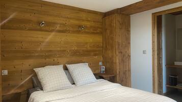 3 slaapkamers, een bureau, gratis wifi, beddengoed