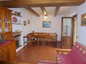 TV, fireplace - Rustico in a panoramic position, terrace with sea view. (Pietrasanta)
