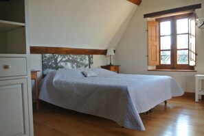 2 chambres, bureau, fer et planche à repasser, Wi-Fi gratuit