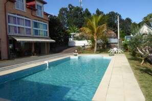 Pool - Between sea and mountain, near the beach and the volcano, (LE TAMPON)