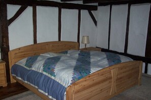 4 dormitorios, tabla de planchar con plancha, wifi y ropa de cama