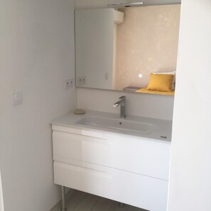 Bathroom - L'Escale 3 (Sainte-Lucie de Porto-Vecchio)