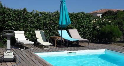 Belle maison calme, confortable avec piscine pour des vacances familiales