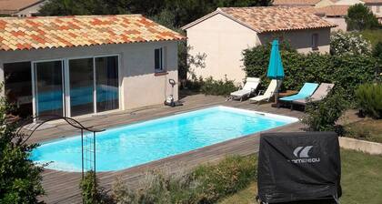 Kaunis rauhallinen, mukava talo allas perhelomailuun