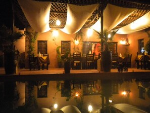 Outdoor dining - Riad of charm any comfort with swimming pool without opposite and big sported garden. (Marrakech)