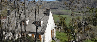 Landhaus in den Bergen die Füße