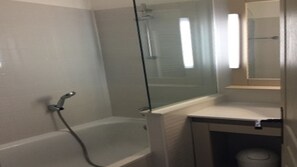 Combined shower/bathtub