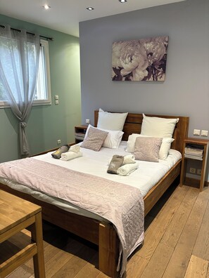 5 bedrooms, iron/ironing board, WiFi, bed sheets - Charming house with heated swimming pool, in a quiet, unoverlooked location. (Saint-Rémy-De-Provence)