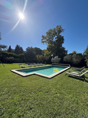 Outdoor pool, a heated pool - Charming house with heated swimming pool, in a quiet, unoverlooked location. (Saint-Rémy-De-Provence)