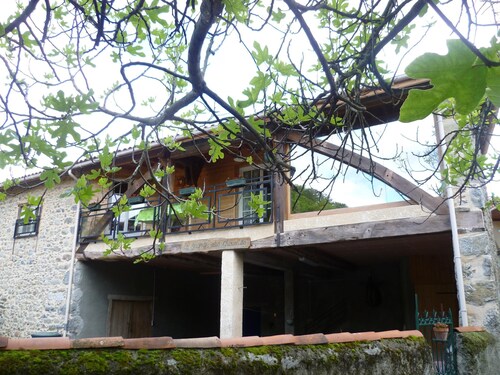 Large lodging rual 11 pers