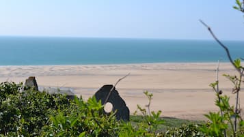 Plage à proximité, chaises longues