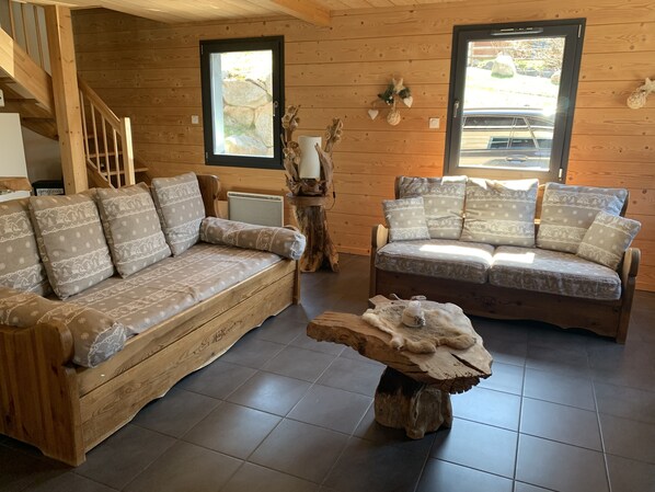 TV, fireplace, DVD player