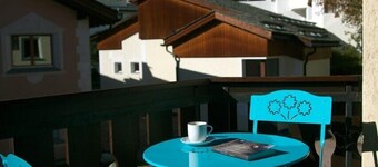 Family-friendly, quiet apartment in a beautiful Engadine house