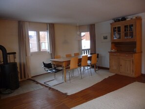 Dining - Family-friendly, quiet apartment in a beautiful Engadine house (Silvaplana)