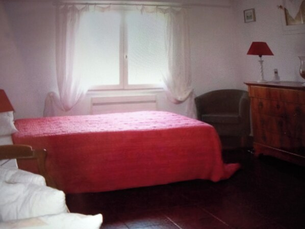 1 bedroom, iron/ironing board, free WiFi - Between sea and mountains, apartment with garden view (sisco)