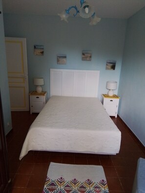 1 bedroom, iron/ironing board, free WiFi - Relax, between sea and mountains  (sisco)