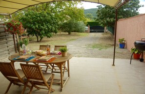 Outdoor dining - Nice house between Verdon and the Mediterranean (Salernes)