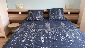 1 chambre, fer et planche Ă repasser, Wi-Fi gratuit, draps fournis