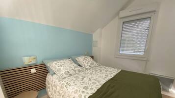 1 slaapkamer, een strijkplank/strijkijzer, gratis wifi, beddengoed