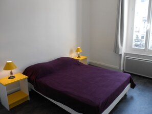 1 Schlafzimmer, Bügeleisen/Bügelbrett