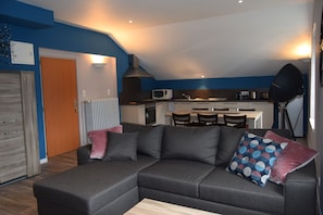 TV - Apartment in the heart of the village 4 (Les Rousses)