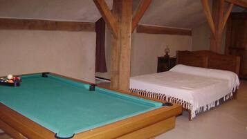 4 chambres, fer et planche à repasser, Wi-Fi, draps fournis