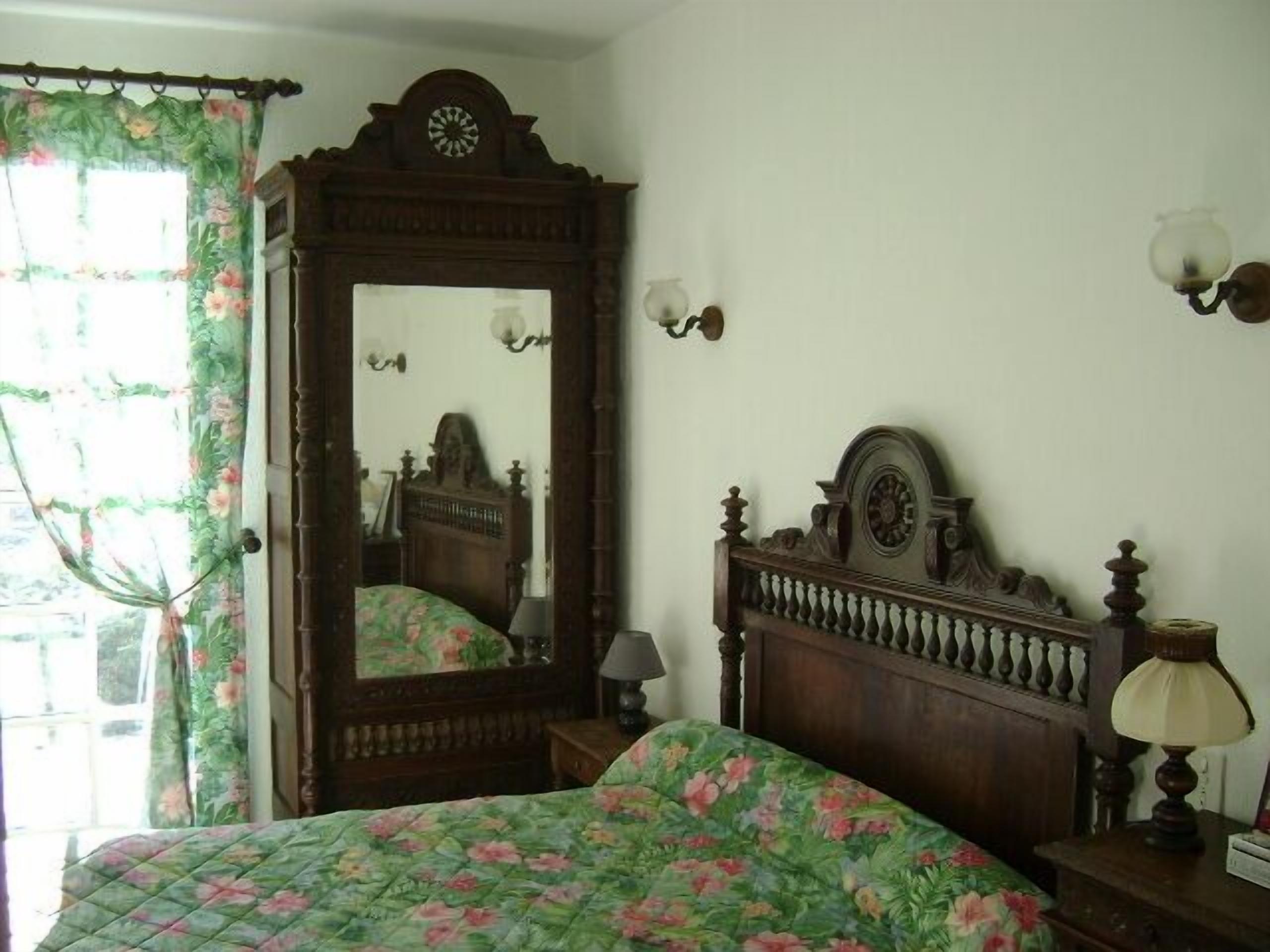 4 slaapkamers, een strijkplank/strijkijzer, wifi, beddengoed