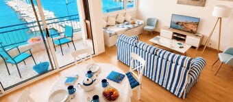 Apartment ( 50 M2 ) with sea view and marina.