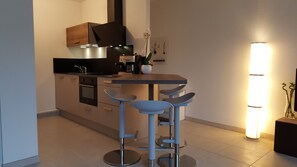 Micro-ondes, four, lave-vaisselle, cafetière/bouilloire