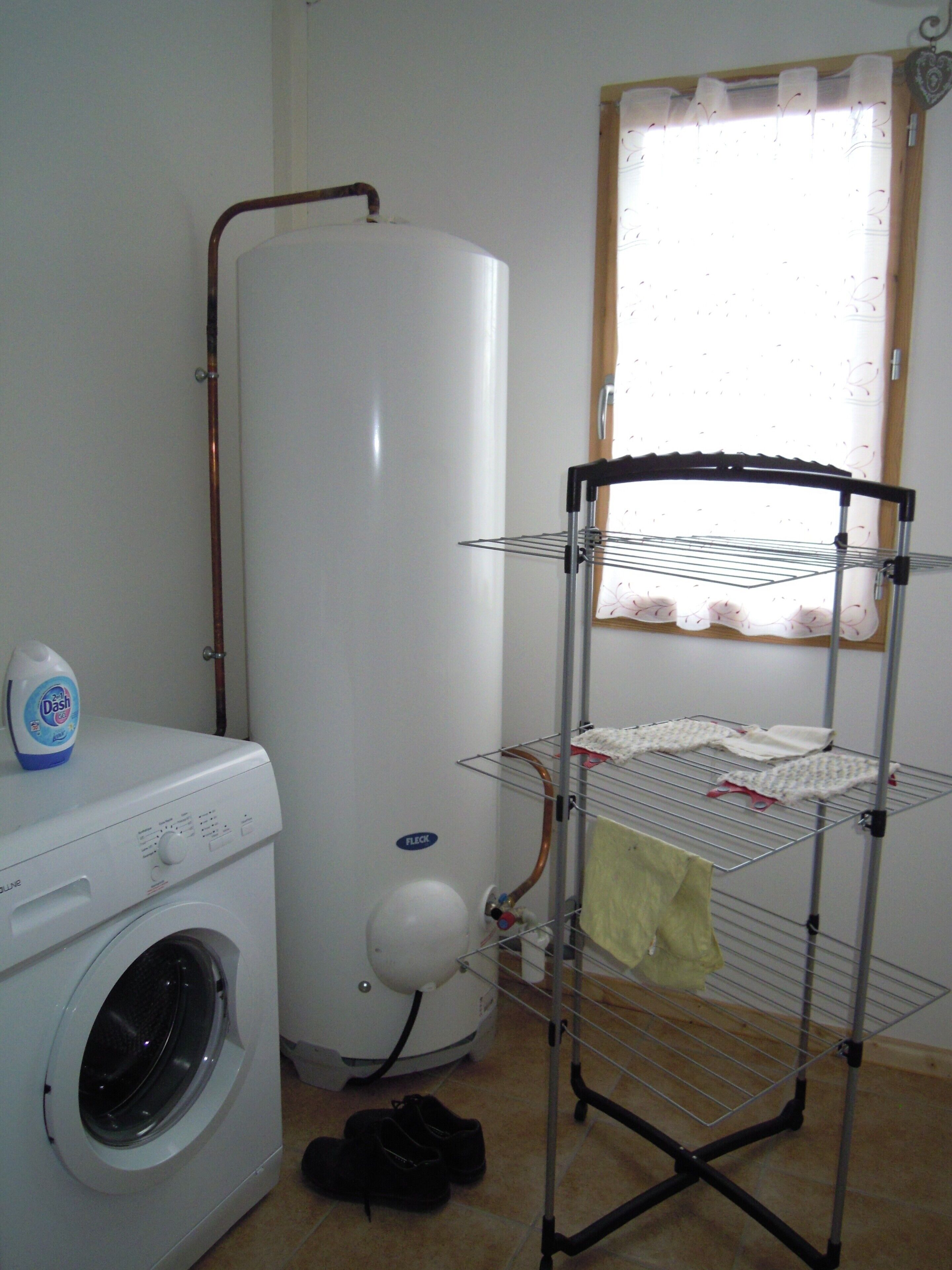 buanderie avec balon eau chaude 300L
