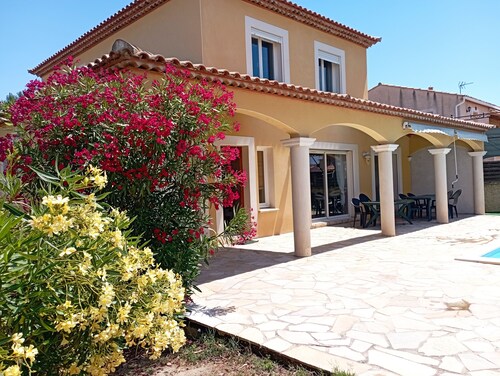 Villa mit sicherem Pool am Meer in einer sehr ruhigen Sackgasse 