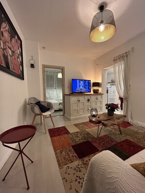 1 chambre, fer et planche à repasser, Wi-Fi gratuit, draps fournis