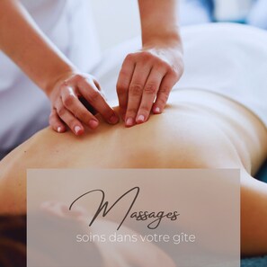 A massage being performed on a person lying face down. - Villa Joseph **, Apartment 4 people in Kaysersberg - 2 bedrooms (Kaysersberg-Vignoble)