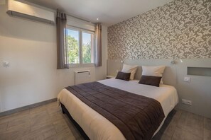 3 chambres, fer et planche à repasser, Wi-Fi gratuit, draps fournis