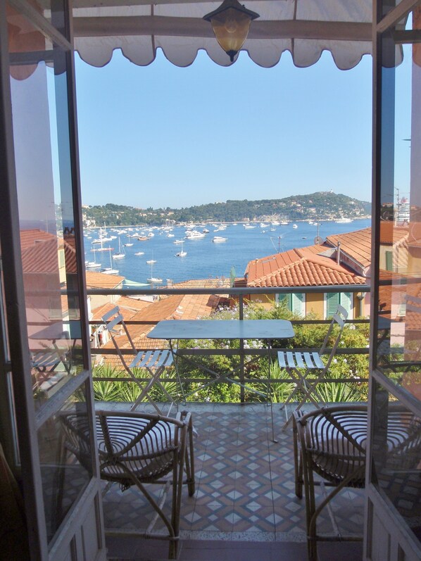 Outdoor dining - HOUSE LES  LAVANDIERES (Villefranche-Sur-Mer)