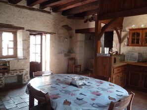 Dining - COUNTRY HOUSE 2-6 PEOPLE IN A QUIET HAMLET (Saint-Germain-Du-Salembre)