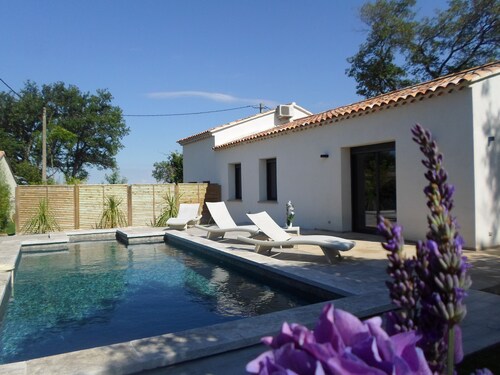 VILLA LES GRANGES- SWIMMING POOL surrounded by a green park overlooking the mountains 