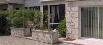 Gite for 4pers and B & Bs (2x2) near the sea, prox La Rochelle Ile de Re