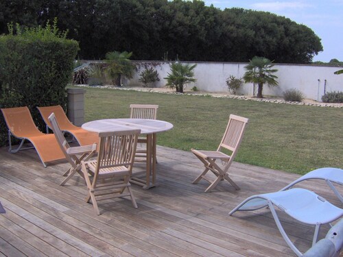 Gite for 2/3pers and Chambre d'hôte(2x2) close to the sea, near la rochelle ile de ré