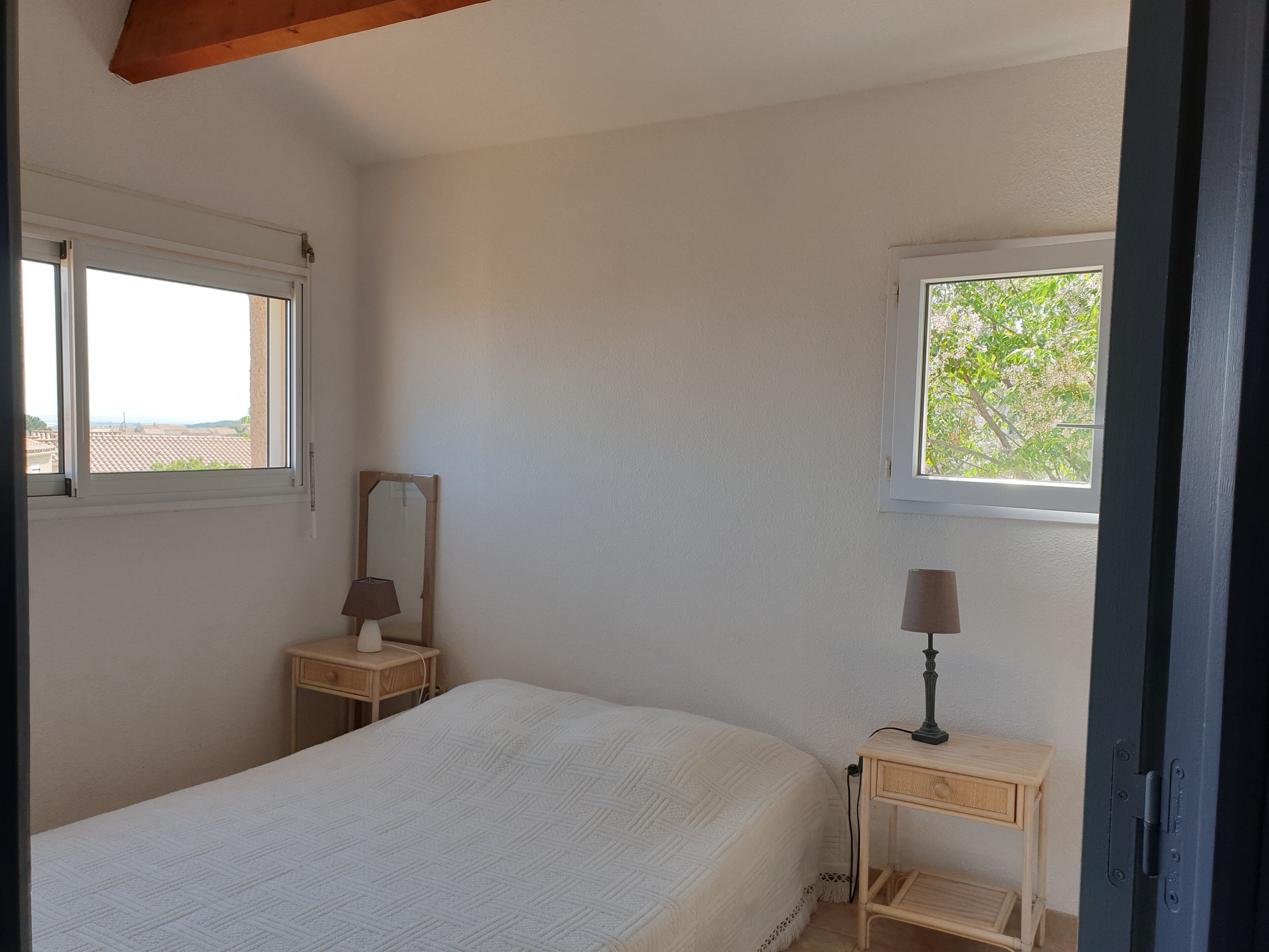 5 bedrooms, iron/ironing board, internet