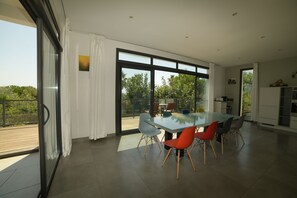 Interior - SETE, listed villa 240 m2, 50 meters from the beach, 1st sea line, swimming pool (Sète)