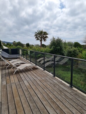 Terrace/patio - SETE, listed villa 240 m2, 50 meters from the beach, 1st sea line, swimming pool (Sète)