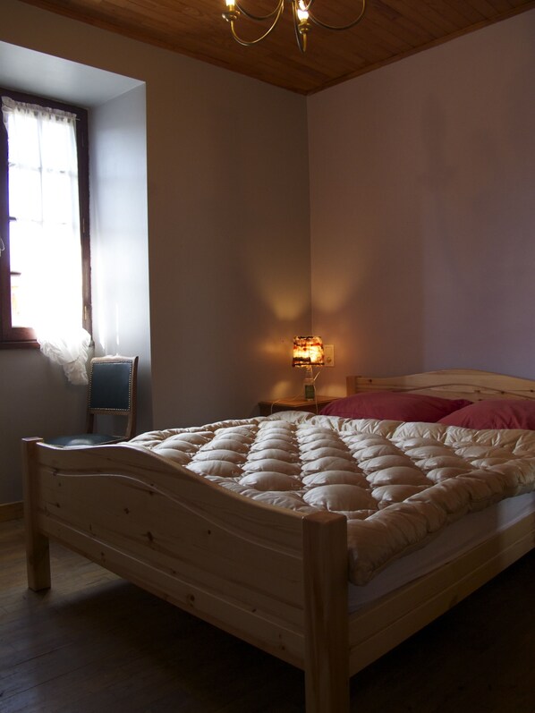 3 bedrooms, iron/ironing board