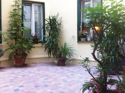 Quiet studio on courtyard Paris 14th near Montparnasse, 25 m2