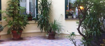 Quiet studio on courtyard Paris 14th near Montparnasse, 25 m2