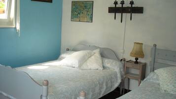 2 chambres, fer et planche Ă repasser, Wi-Fi gratuit, draps fournis