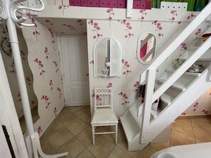 Interior - Large house in Sernhac (Sernhac)