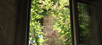 THE STONE HOUSE - COMFORTABLE CHARMING HOUSE FROM THE 15TH CENTURY