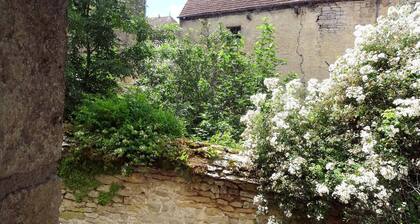 THE STONE HOUSE - COMFORTABLE CHARMING HOUSE FROM THE 15TH CENTURY