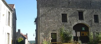 THE STONE HOUSE - COMFORTABLE CHARMING HOUSE FROM THE 15TH CENTURY